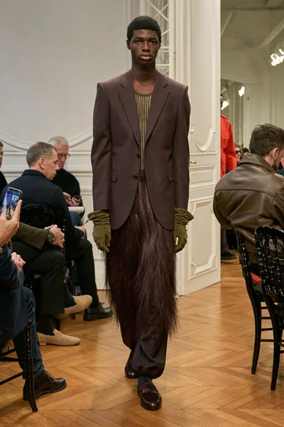 Look 30